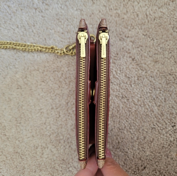 Coach Bifold Signature Canvas wristlet - Picture 3 of 4